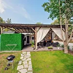 Camping каравани Avi Iris фичоза