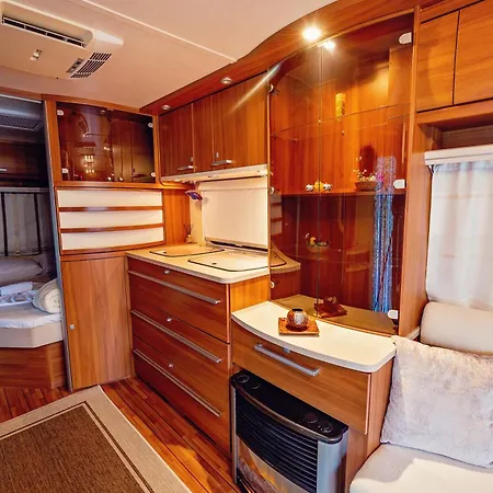 каравани Avi Iris фичоза Βάρνα