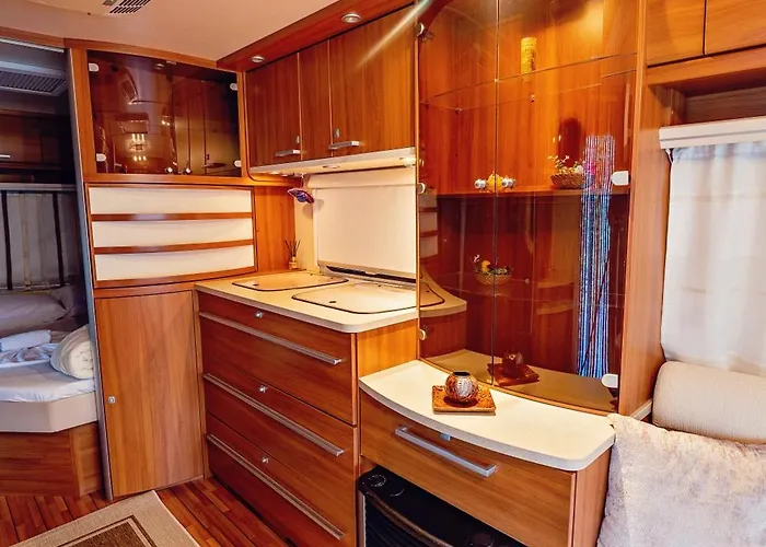 каравани Avi Iris фичоза Βάρνα