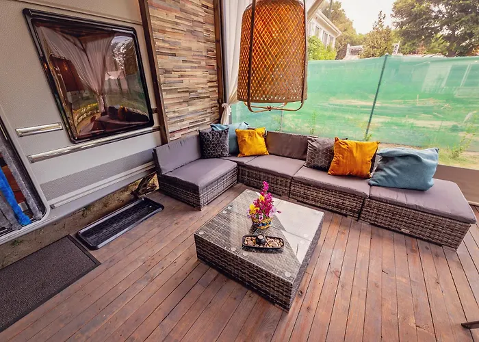 каравани Avi Iris фичоза * Βάρνα