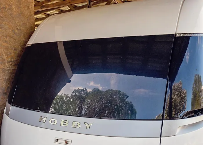 Κάμπινγκ каравани Avi Iris фичоза *