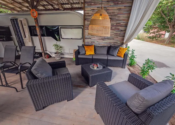 каравани Avi Iris фичоза Βάρνα