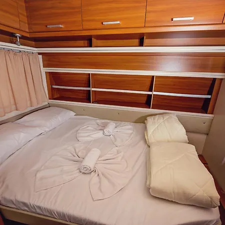каравани Avi Iris фичоза Campsite *