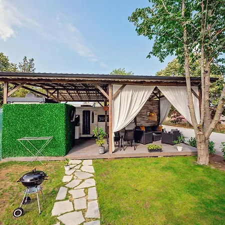 Кемпинг каравани Avi Iris фичоза