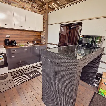 Кемпинг каравани Avi Iris фичоза Варна