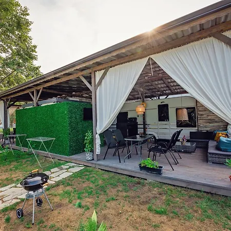 Кемпинг каравани Avi Iris фичоза