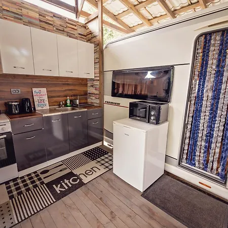 Кемпинг каравани Avi Iris фичоза Варна