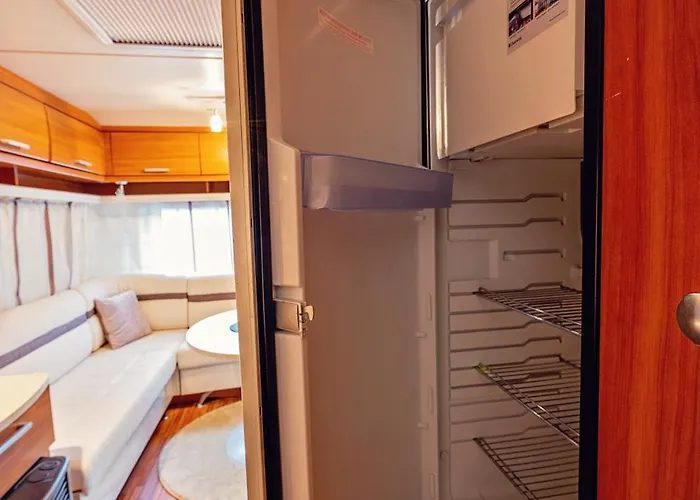 Camping каравани Avi Iris фичоза *