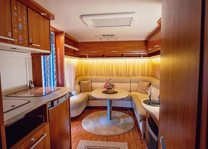 Camping каравани Avi Iris фичоза *