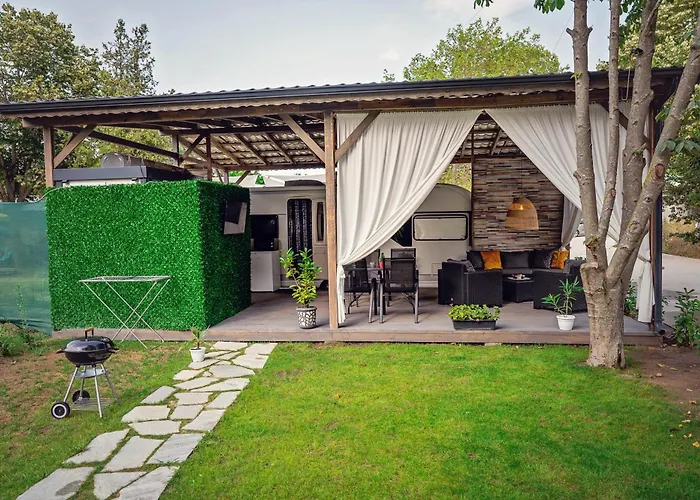 каравани Avi Iris фичоза Camping